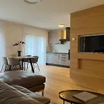 Ehrenburg Apartment Merano