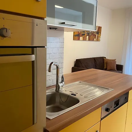 Ehrenburg Apartment Merano