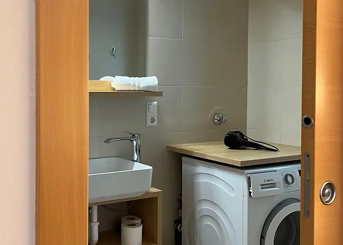 Ehrenburg Apartment *