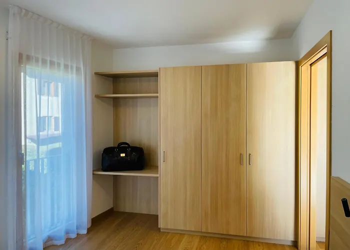 Ehrenburg Apartment *