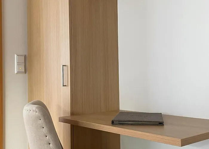 Ehrenburg Apartment Merano