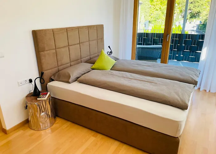 Ehrenburg Apartment *